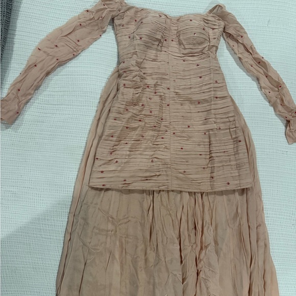 Elegant Pink Dress with Sheer Sleeves - Picture 5 of 6